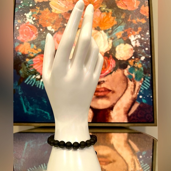 Handmade genuine gemstone bracelet. This Shungite bracelet is adjustable. - Picture 1 of 8
